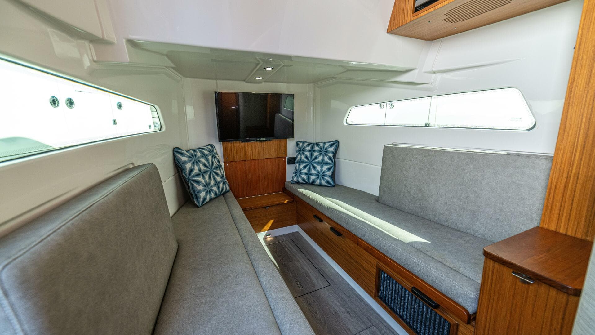 2021 Solace 41 Center Console — photo 41