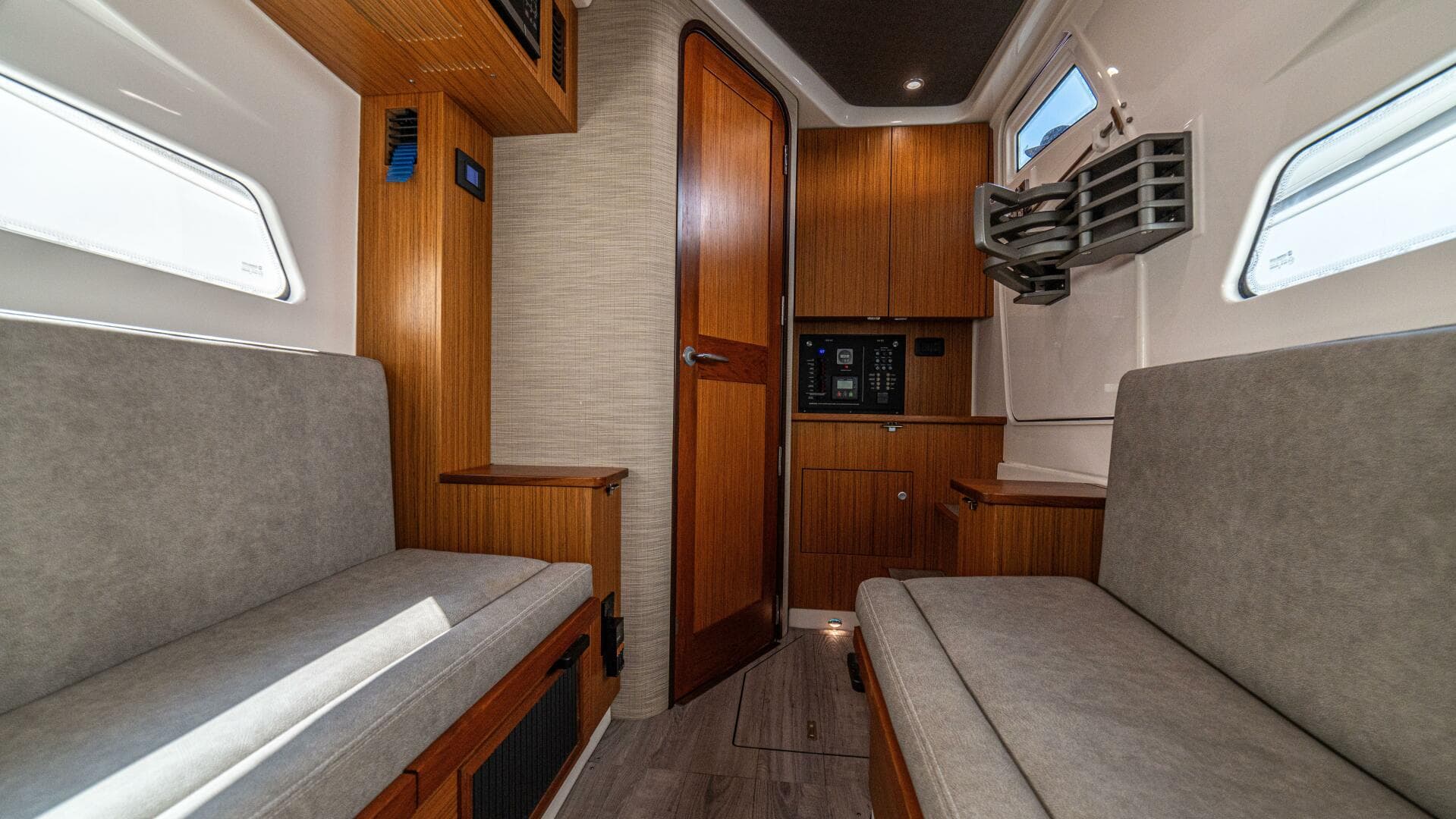 2021 Solace 41 Center Console — photo 43