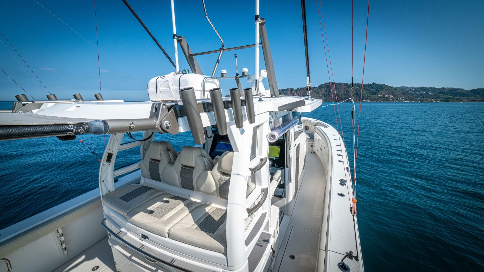 2021 Solace 41 Center Console — photo 23