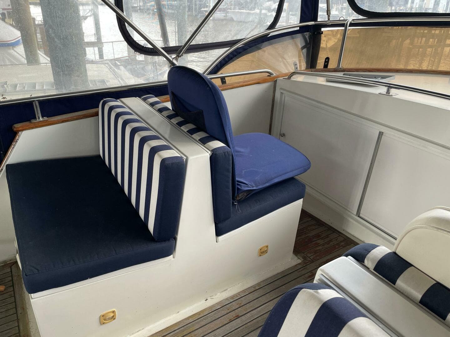 1990 Grand Banks 42 Classic — photo 37