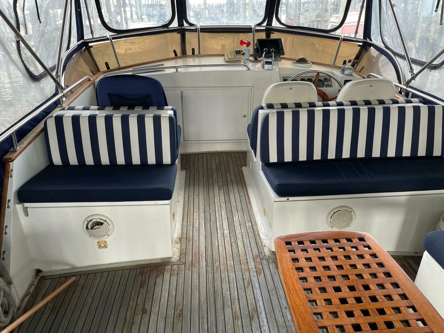 1990 Grand Banks 42 Classic — photo 40