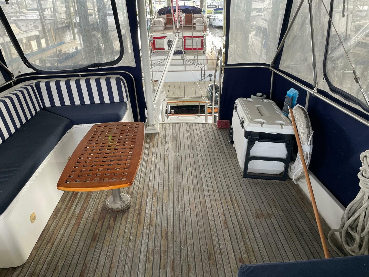 1990 Grand Banks 42 Classic — photo 41