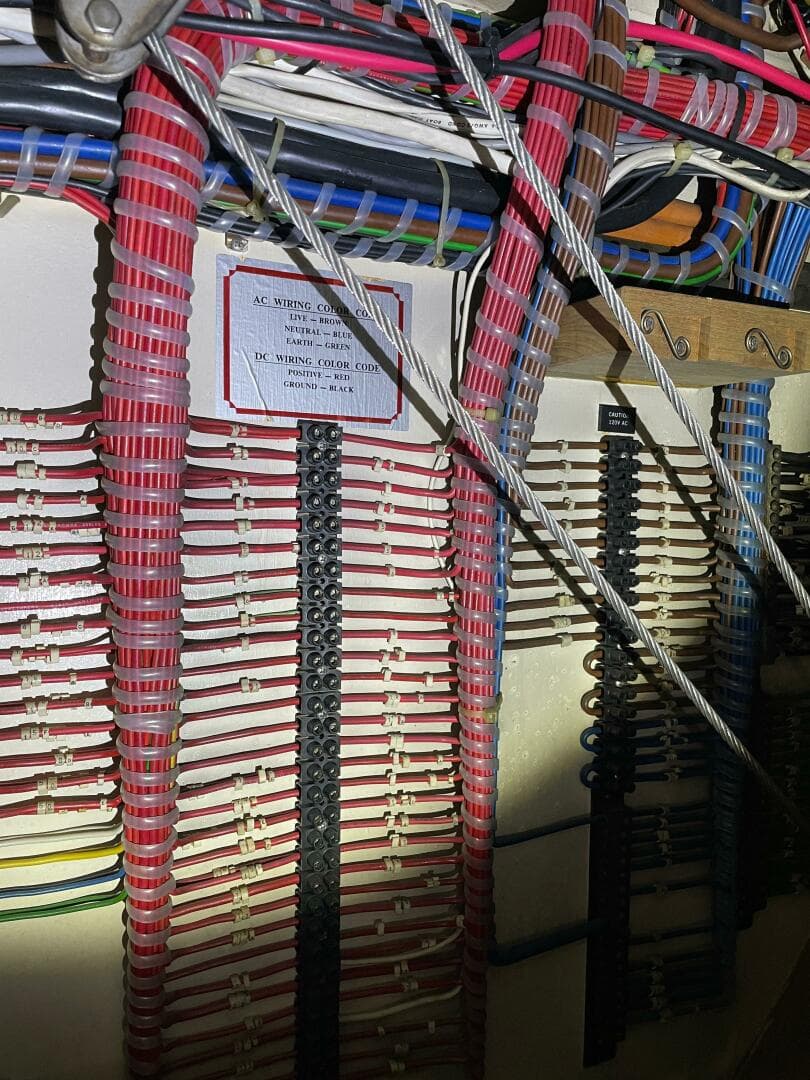 1990 Grand Banks 42 Classic — photo 25