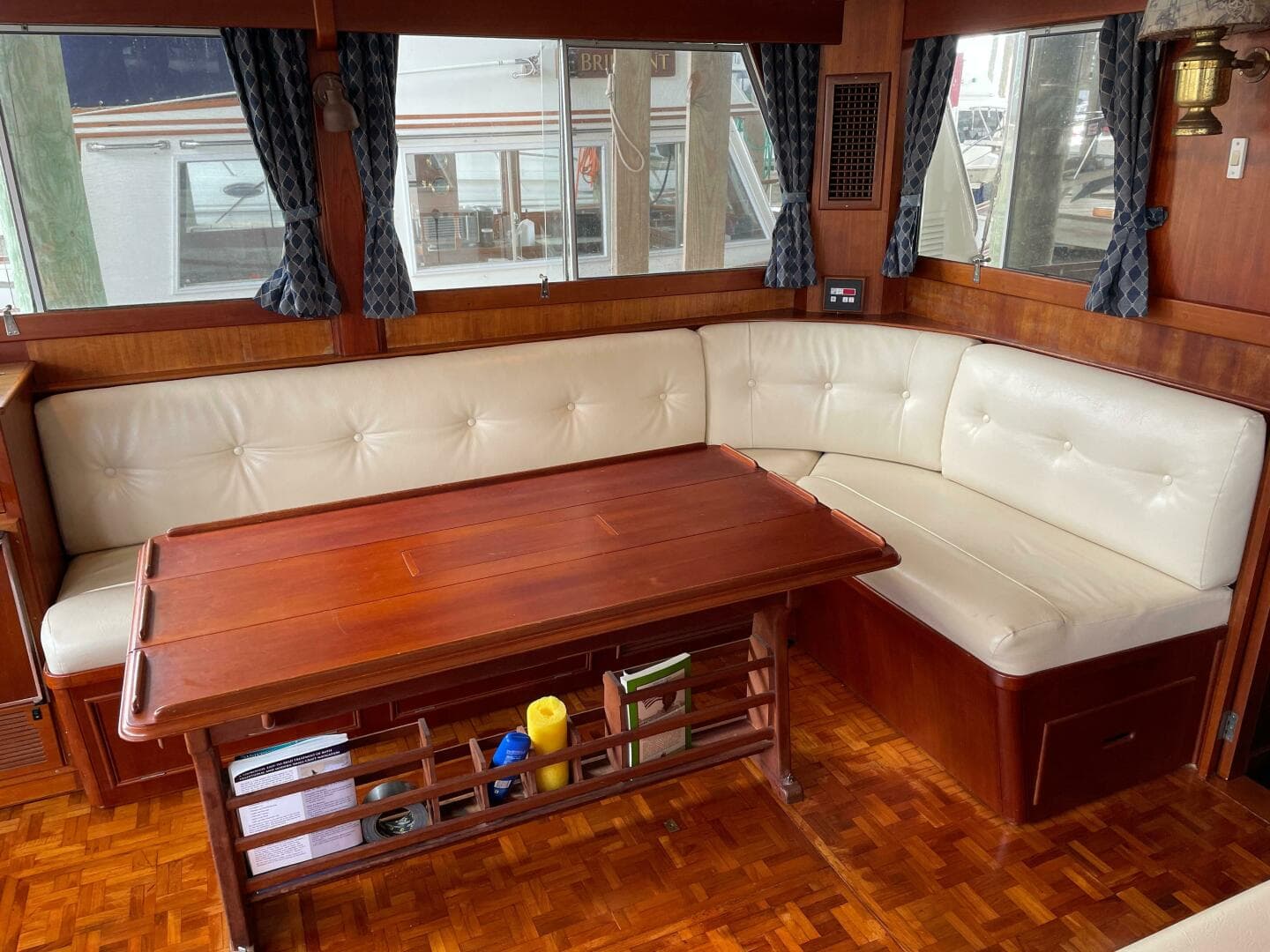 1990 Grand Banks 42 Classic — photo 12