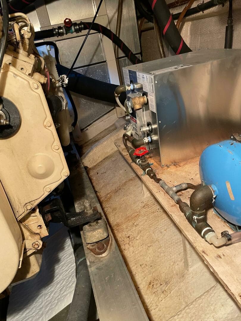 1990 Grand Banks 42 Classic — photo 30