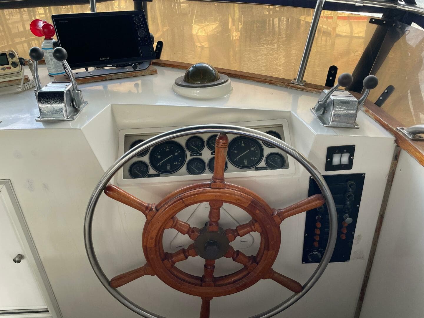 1990 Grand Banks 42 Classic — photo 39