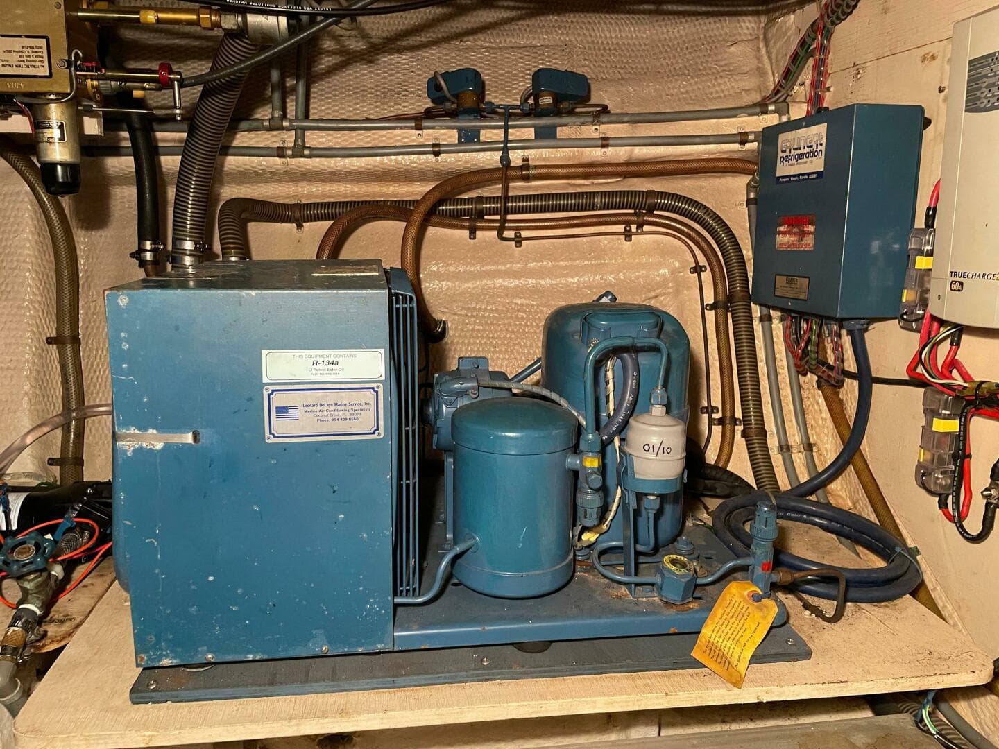 1990 Grand Banks 42 Classic — photo 32