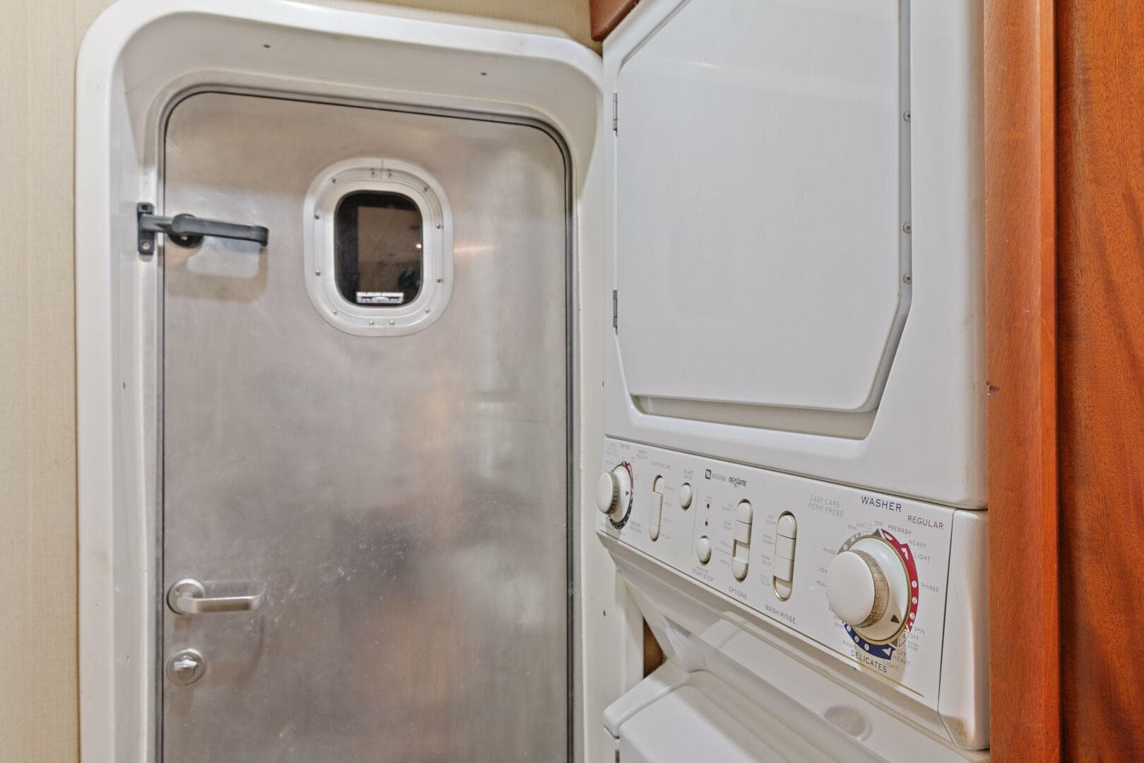 2004 Northern Marine 5700 Expedition — photo 26