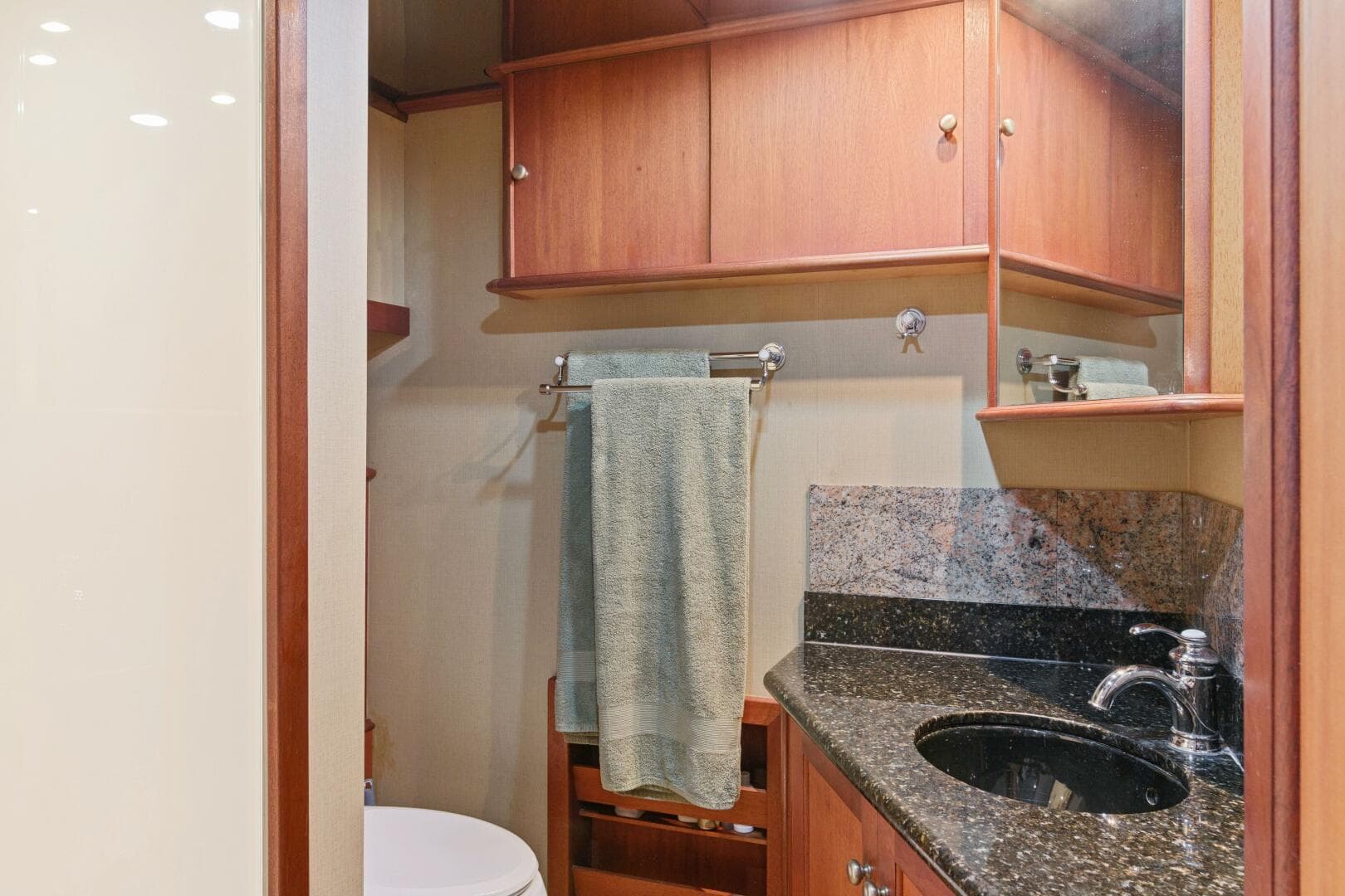 2004 Northern Marine 5700 Expedition — photo 24