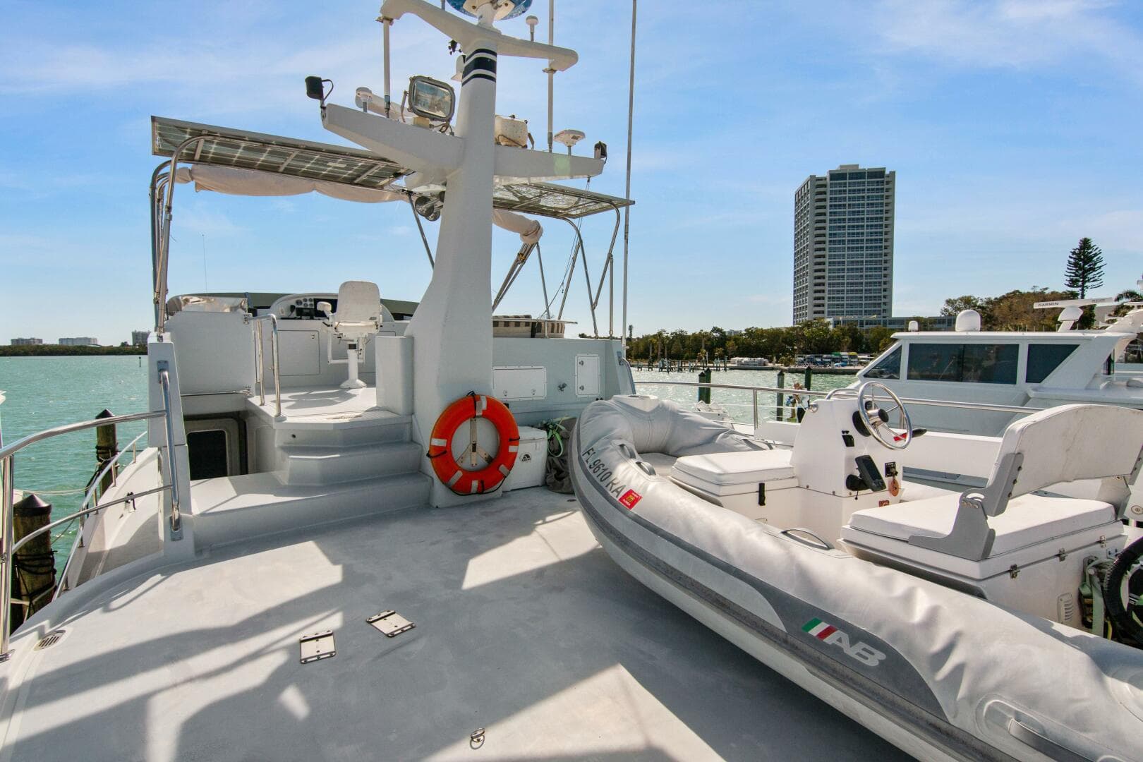 2004 Northern Marine 5700 Expedition — photo 9