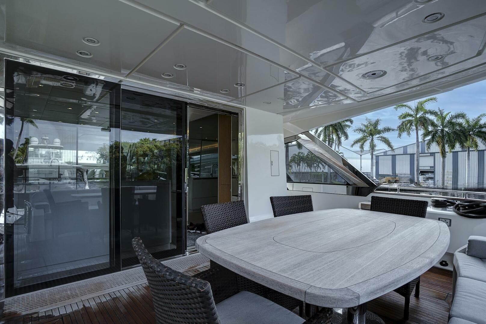 2021 Monte Carlo Yachts 76 Skylounge — photo 5