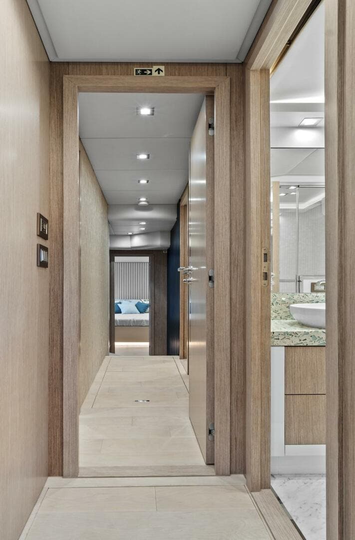 2021 Monte Carlo Yachts 76 Skylounge — photo 33