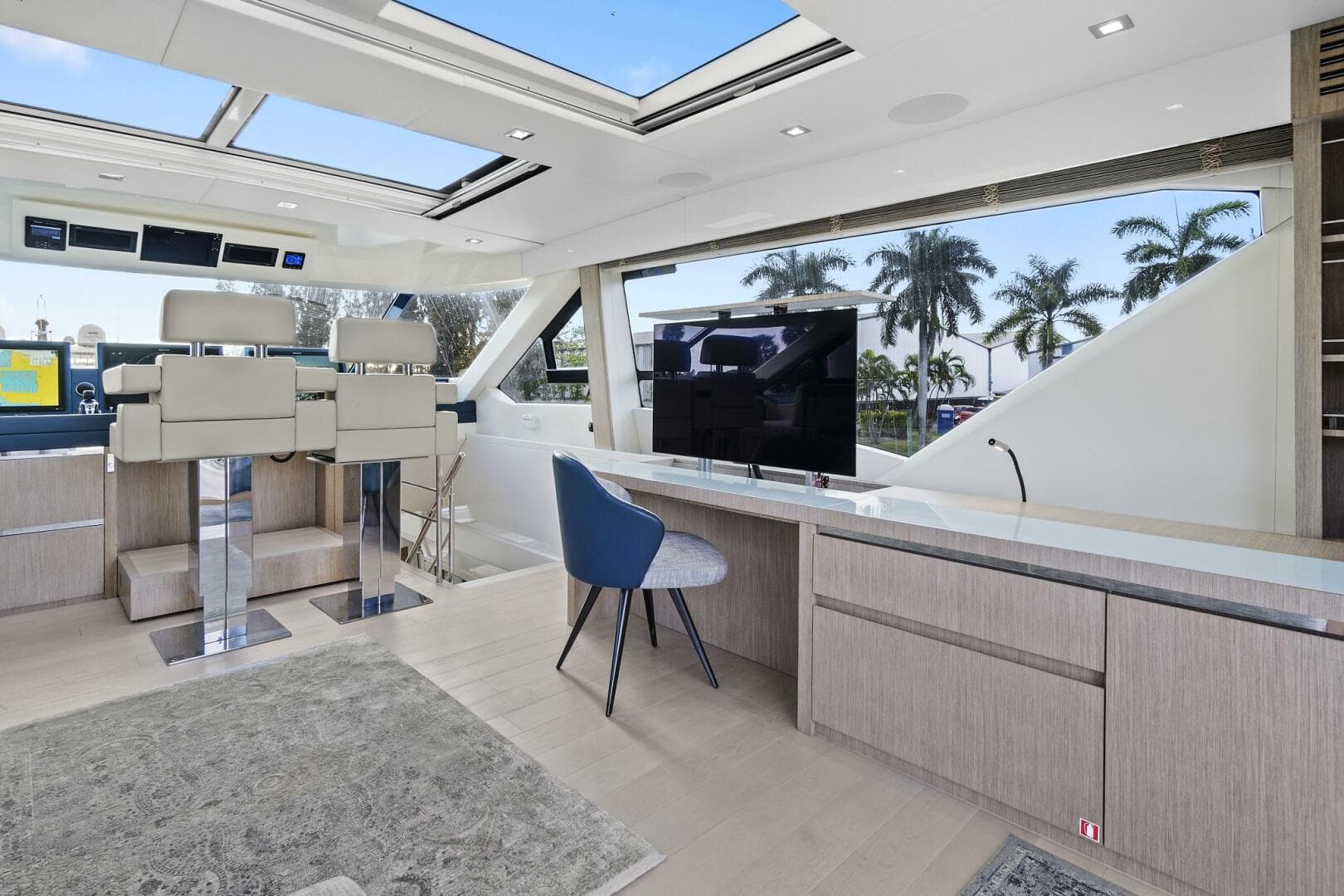 2021 Monte Carlo Yachts 76 Skylounge — photo 15