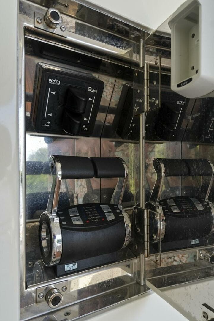 2021 Monte Carlo Yachts 76 Skylounge — photo 41