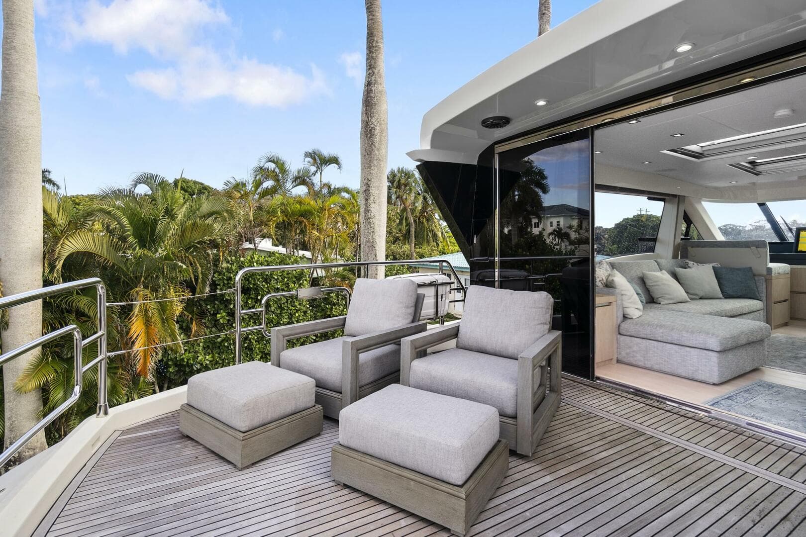 2021 Monte Carlo Yachts 76 Skylounge — photo 25