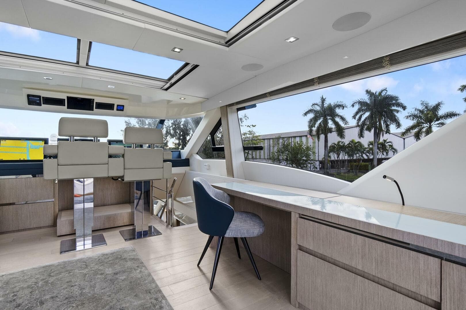 2021 Monte Carlo Yachts 76 Skylounge — photo 16