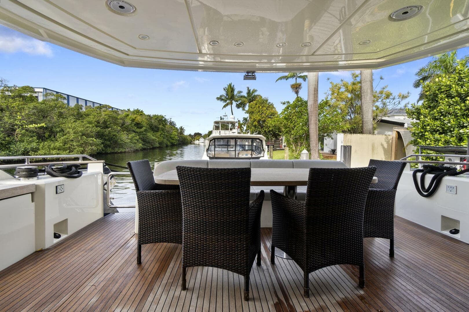 2021 Monte Carlo Yachts 76 Skylounge — photo 7