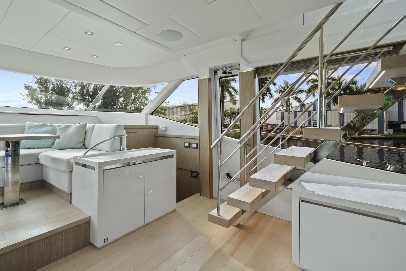 2021 Monte Carlo Yachts 76 Skylounge — photo 13