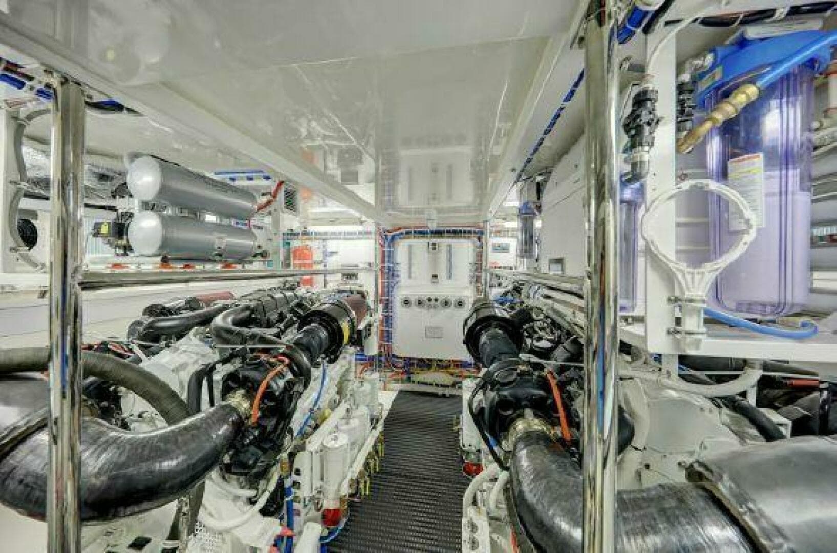 2020 Hatteras — photo 19