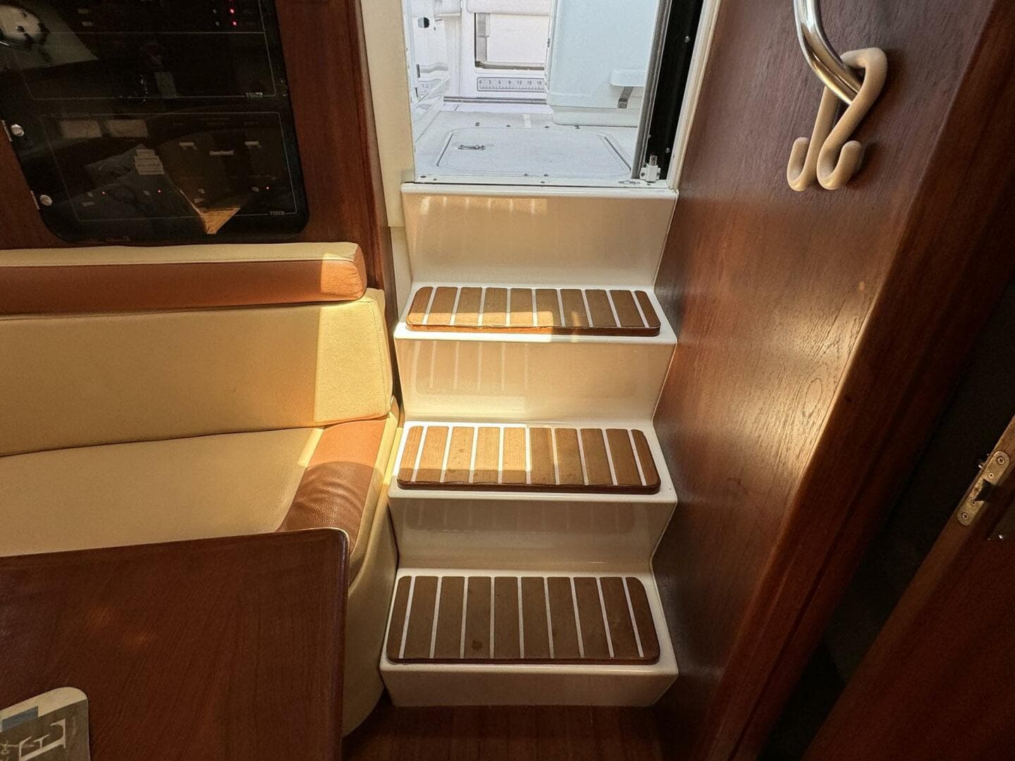 2000 Tiara Yachts 3100 Open — photo 6