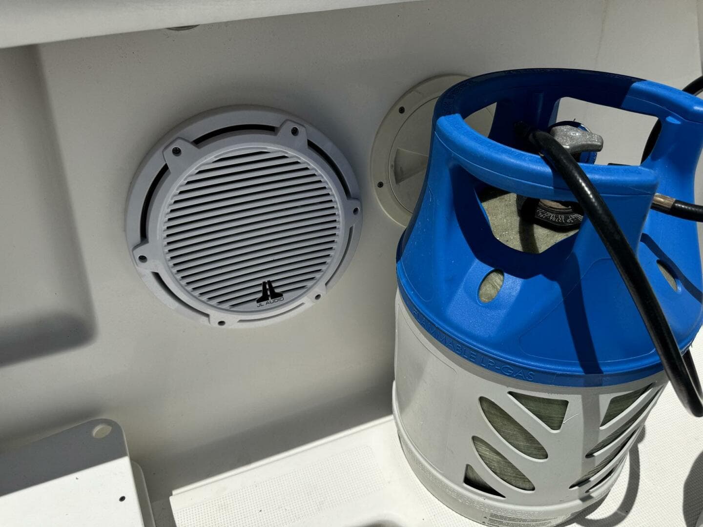 2000 Tiara Yachts 3100 Open — photo 50