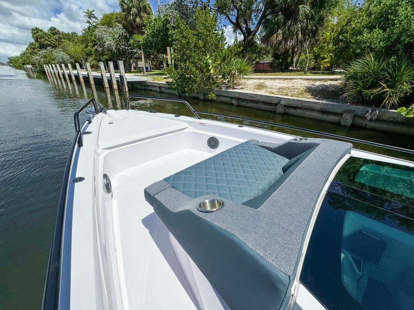 2024 Axopar 37 Sun Top — photo 7