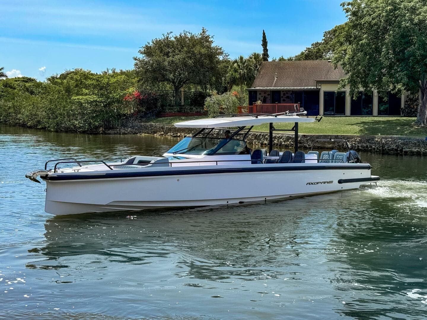 2024 Axopar 37 Sun Top — photo 1