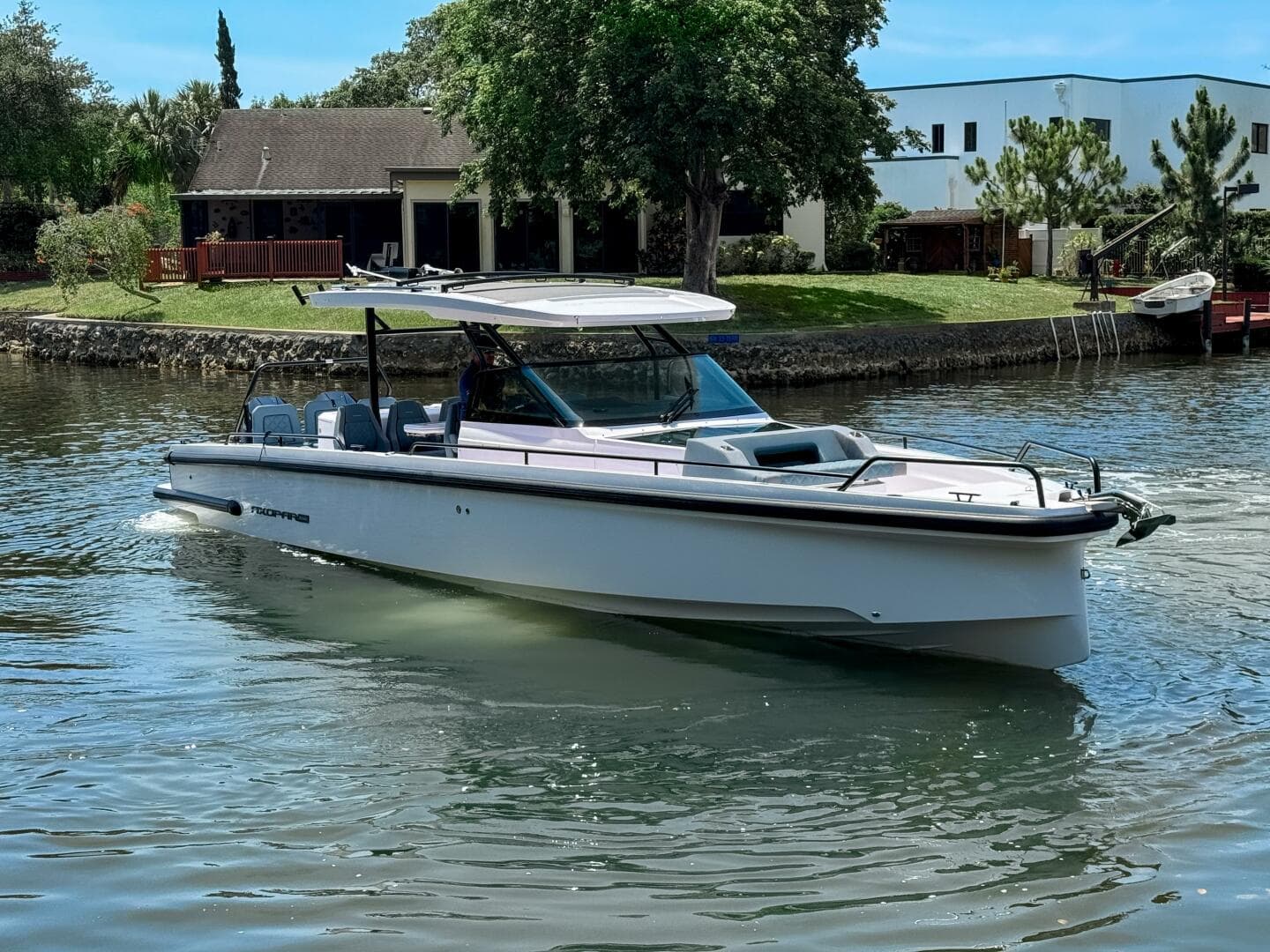 2024 Axopar 37 Sun Top — photo 5