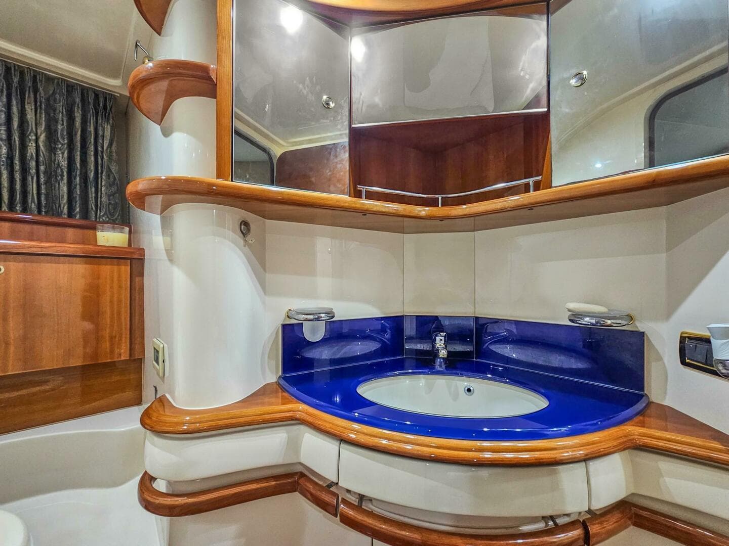 2005 Azimut 55 Flybridge — photo 29