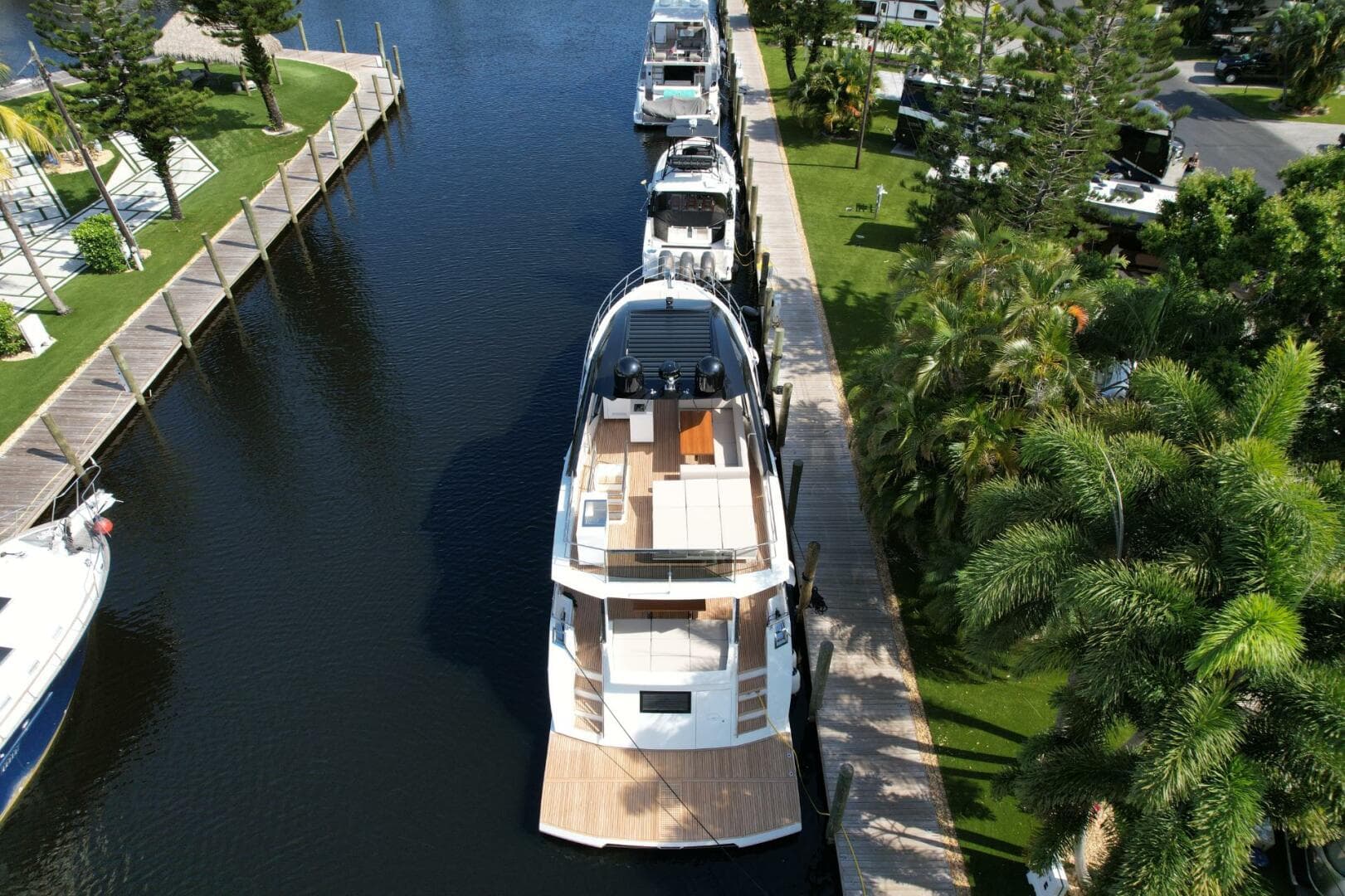 2024 Astondoa 66 Flybridge — photo 8