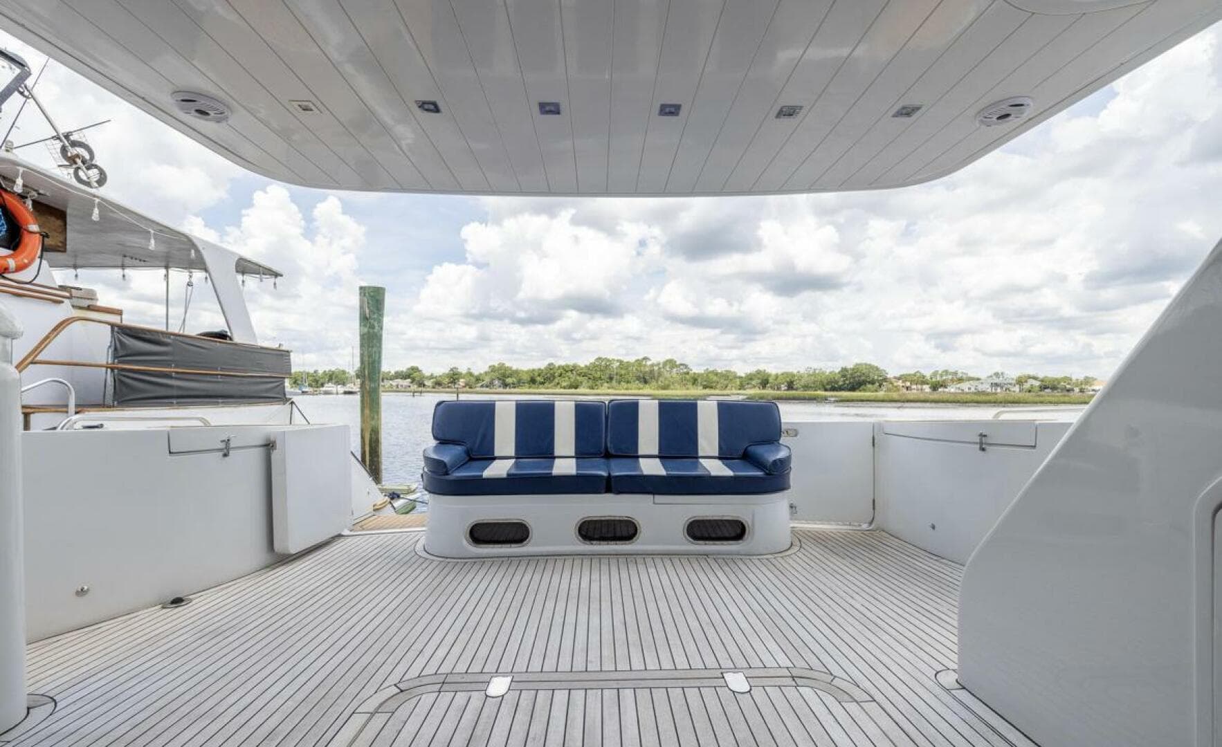 2001 Viking Princess — photo 7