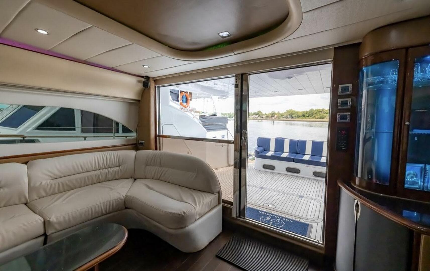 2001 Viking Princess — photo 11