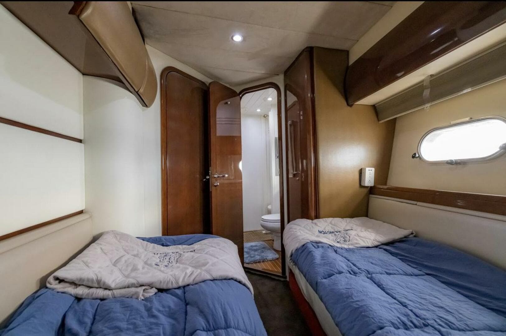 2001 Viking Princess — photo 31