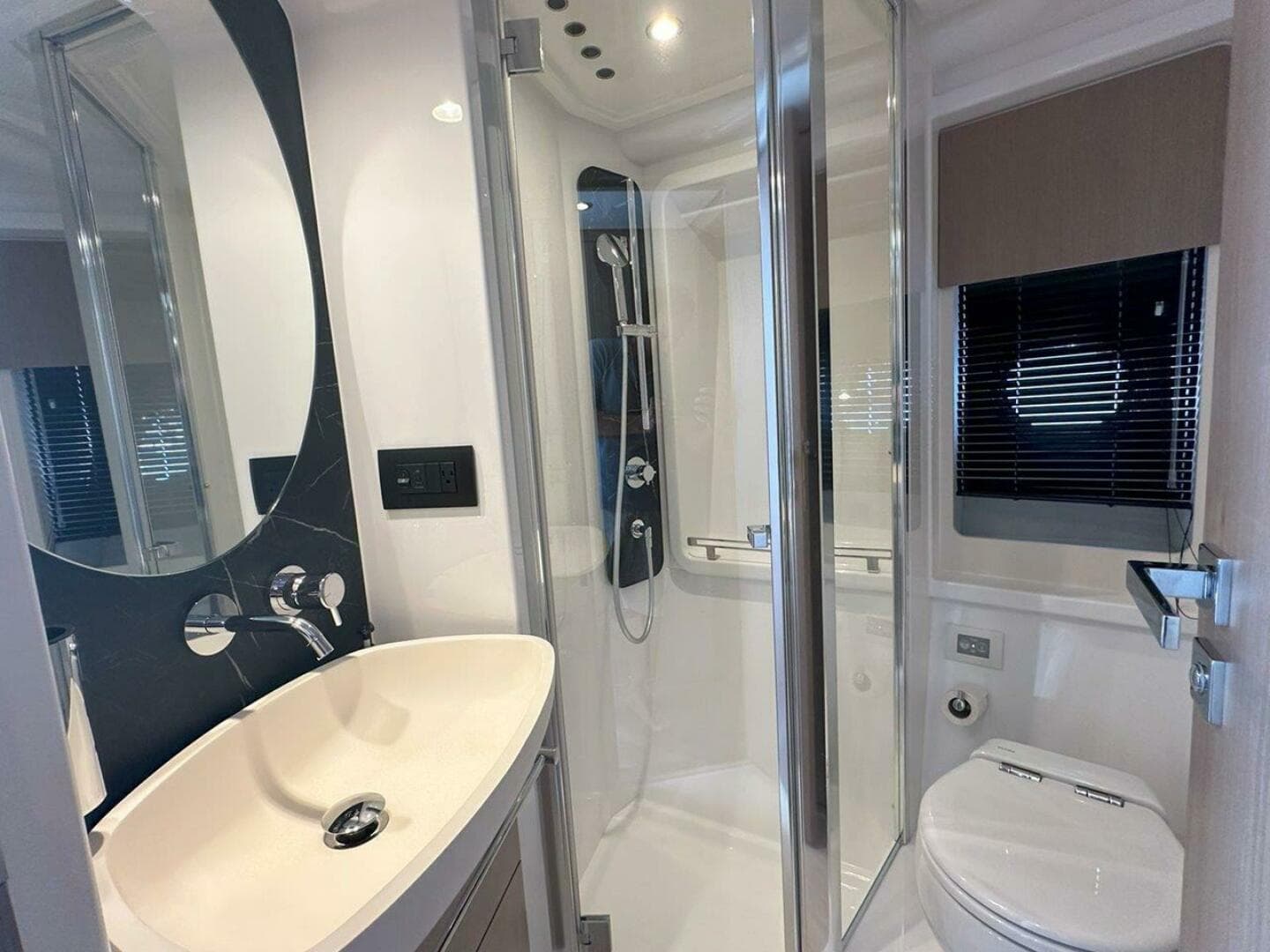 2022 Azimut 50 Flybridge — photo 27