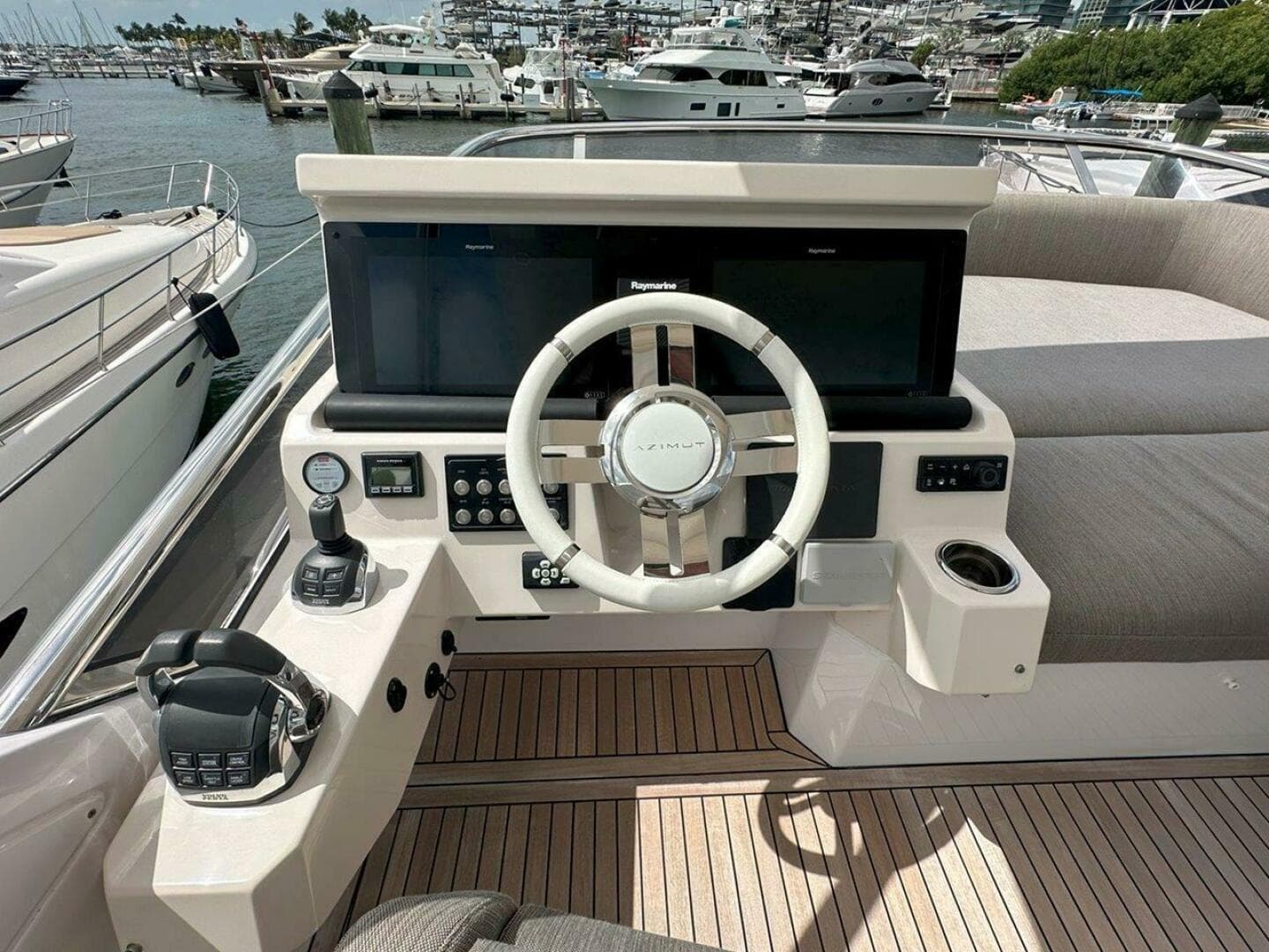 2022 Azimut 50 Flybridge — photo 2