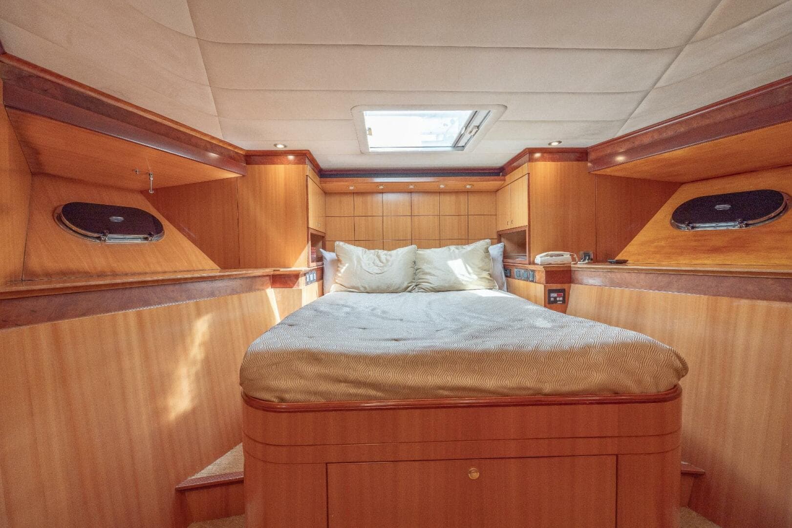 2001 Grand Harbour 76 — photo 30