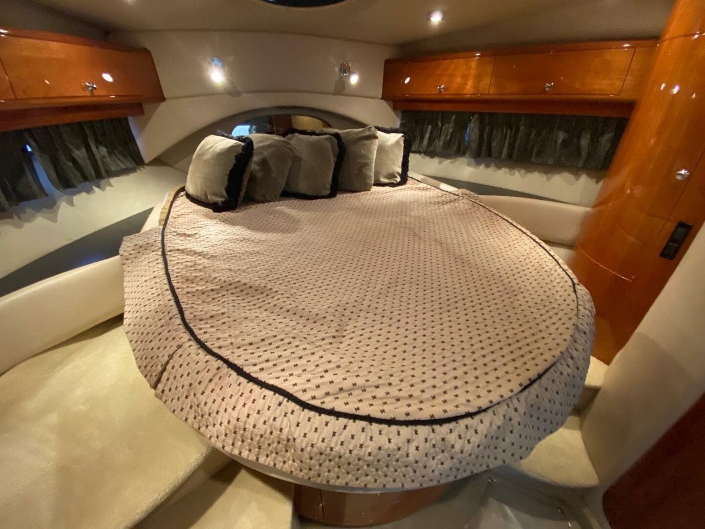 2005 Regal 4260 — photo 8