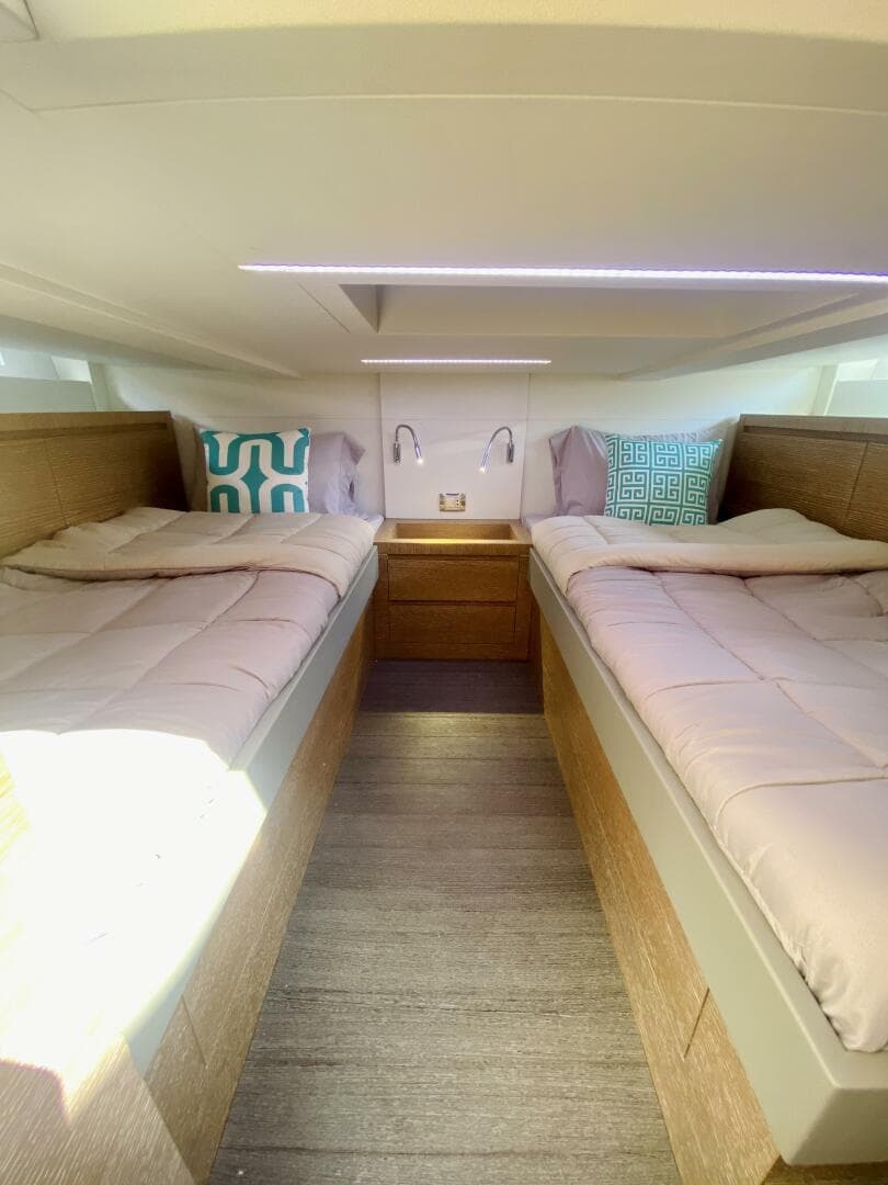 2020 Astondoa 377 — photo 38