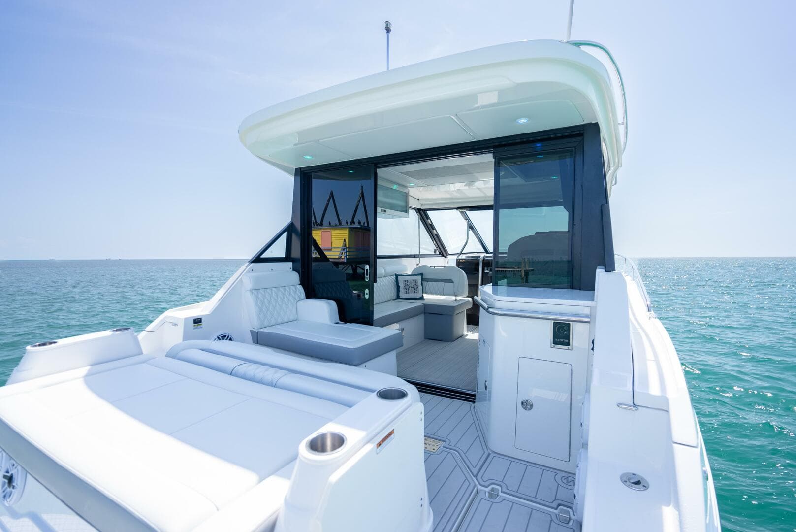 2022 Regal 36 Grande Coupe — photo 14