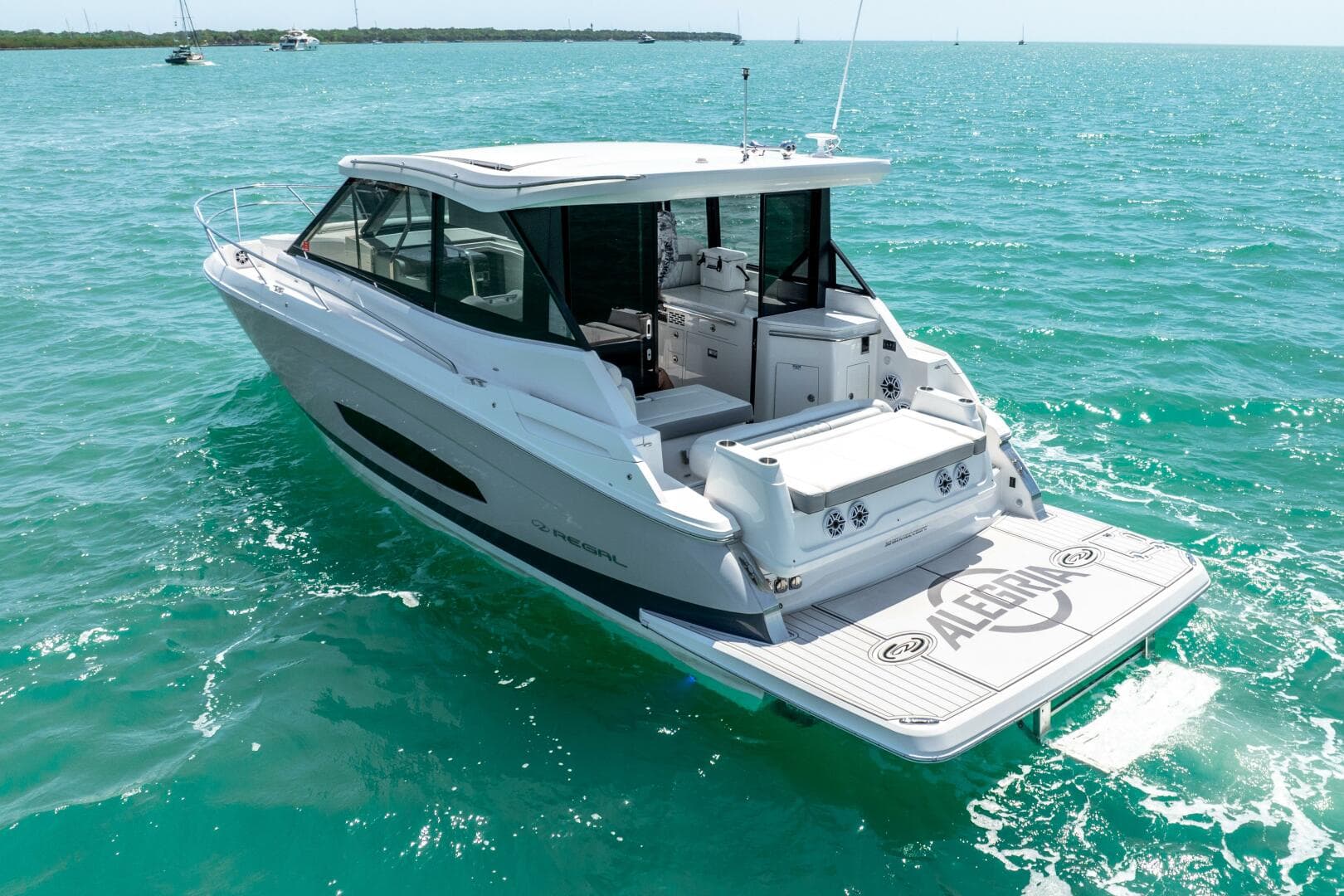 2022 Regal 36 Grande Coupe — photo 31