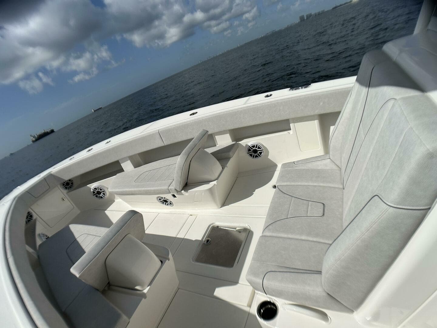 2022 Seavee 390Z Center Console — photo 15