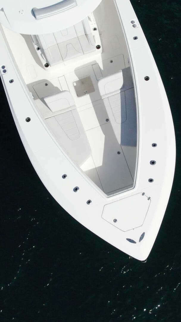 2022 Seavee 390Z Center Console — photo 14
