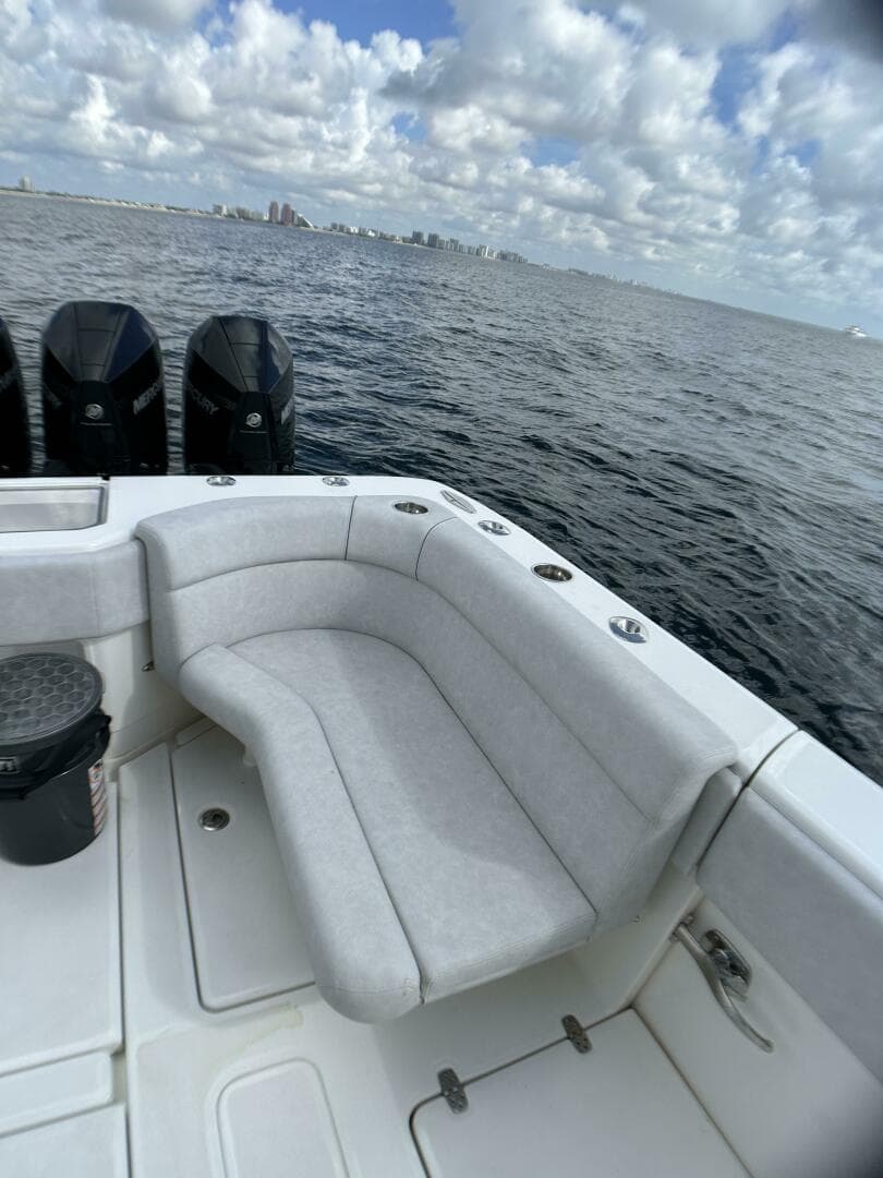 2022 Seavee 390Z Center Console — photo 27