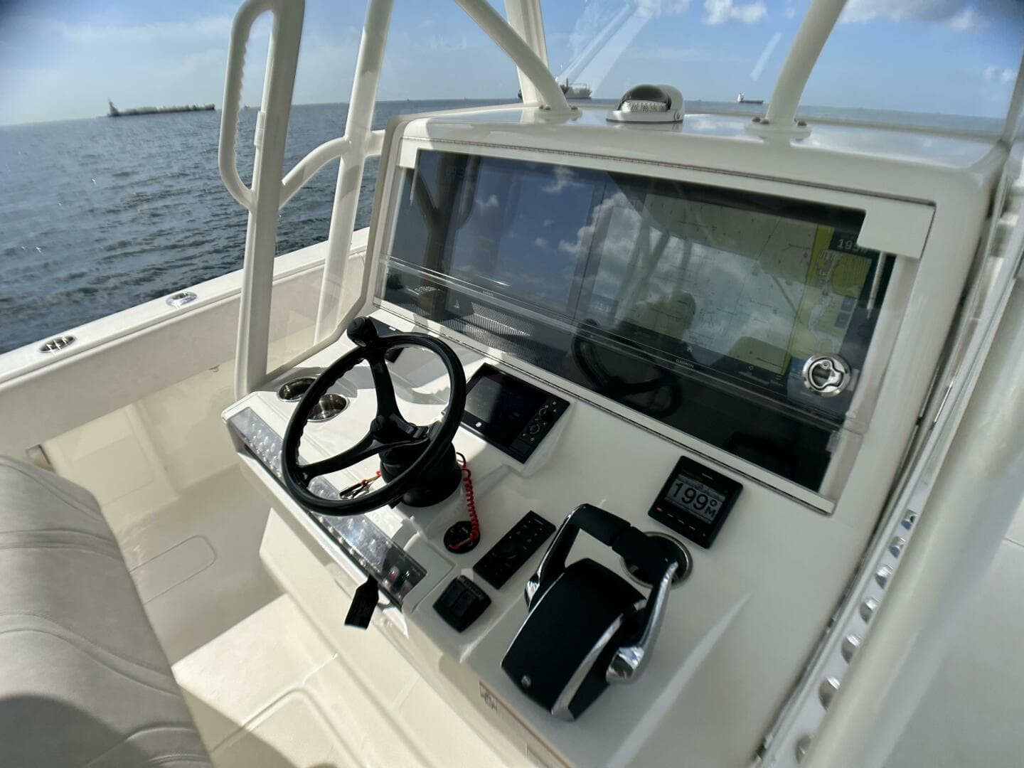 2022 Seavee 390Z Center Console — photo 10