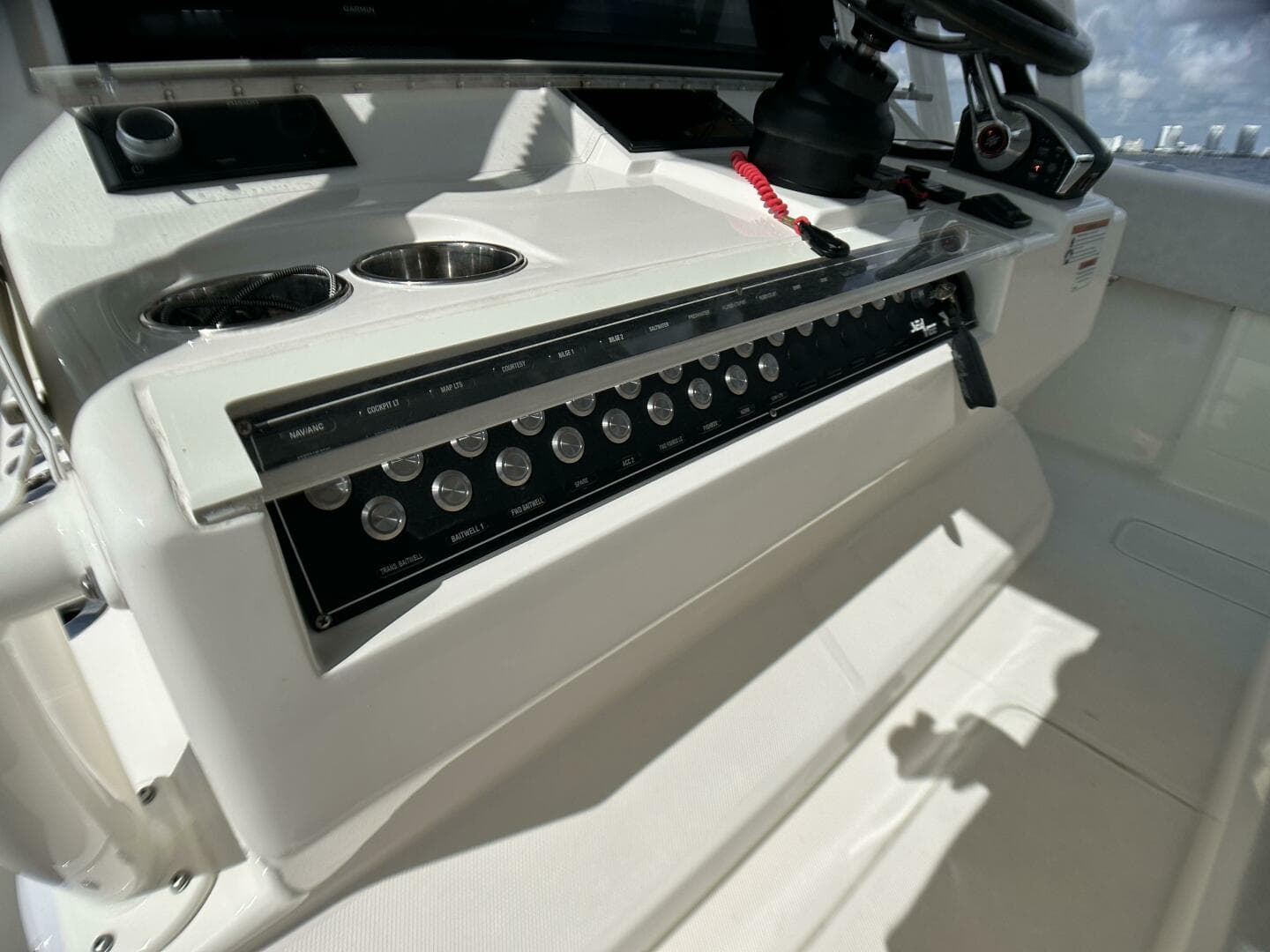 2022 Seavee 390Z Center Console — photo 13