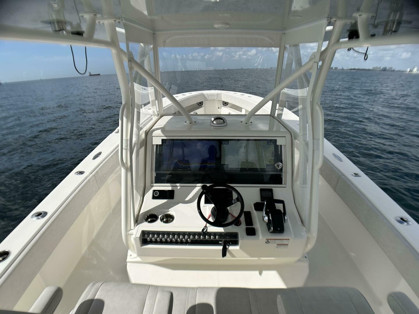 2022 Seavee 390Z Center Console — photo 9