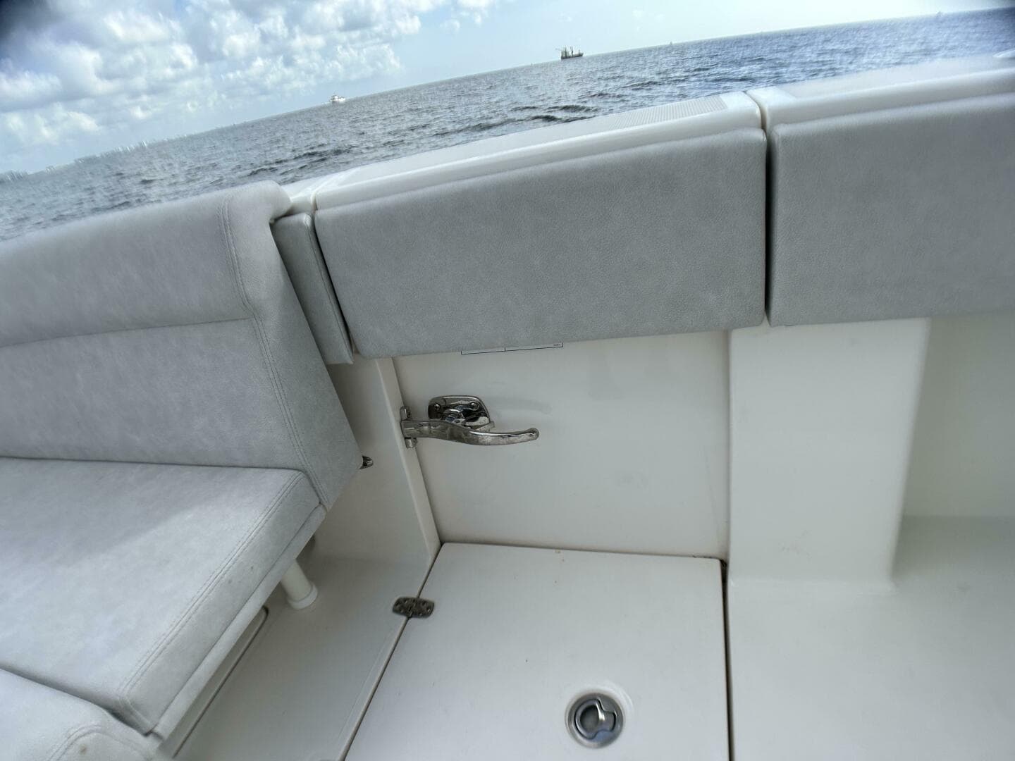 2022 Seavee 390Z Center Console — photo 26