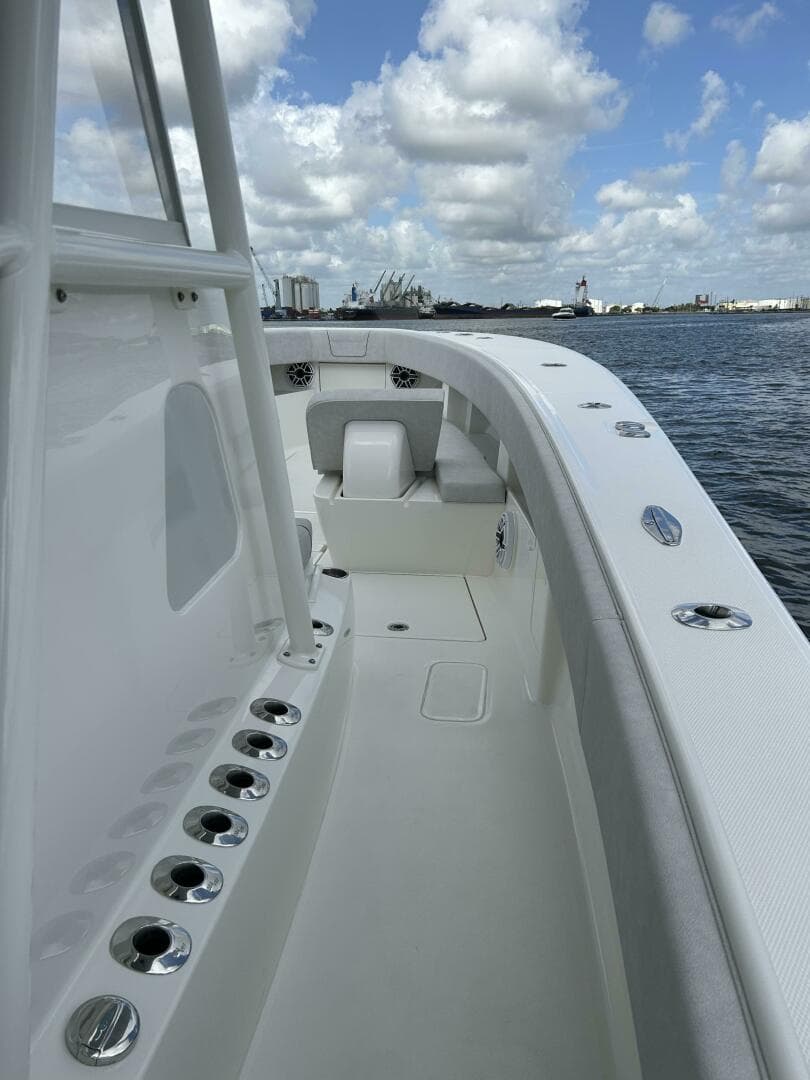2022 Seavee 390Z Center Console — photo 20