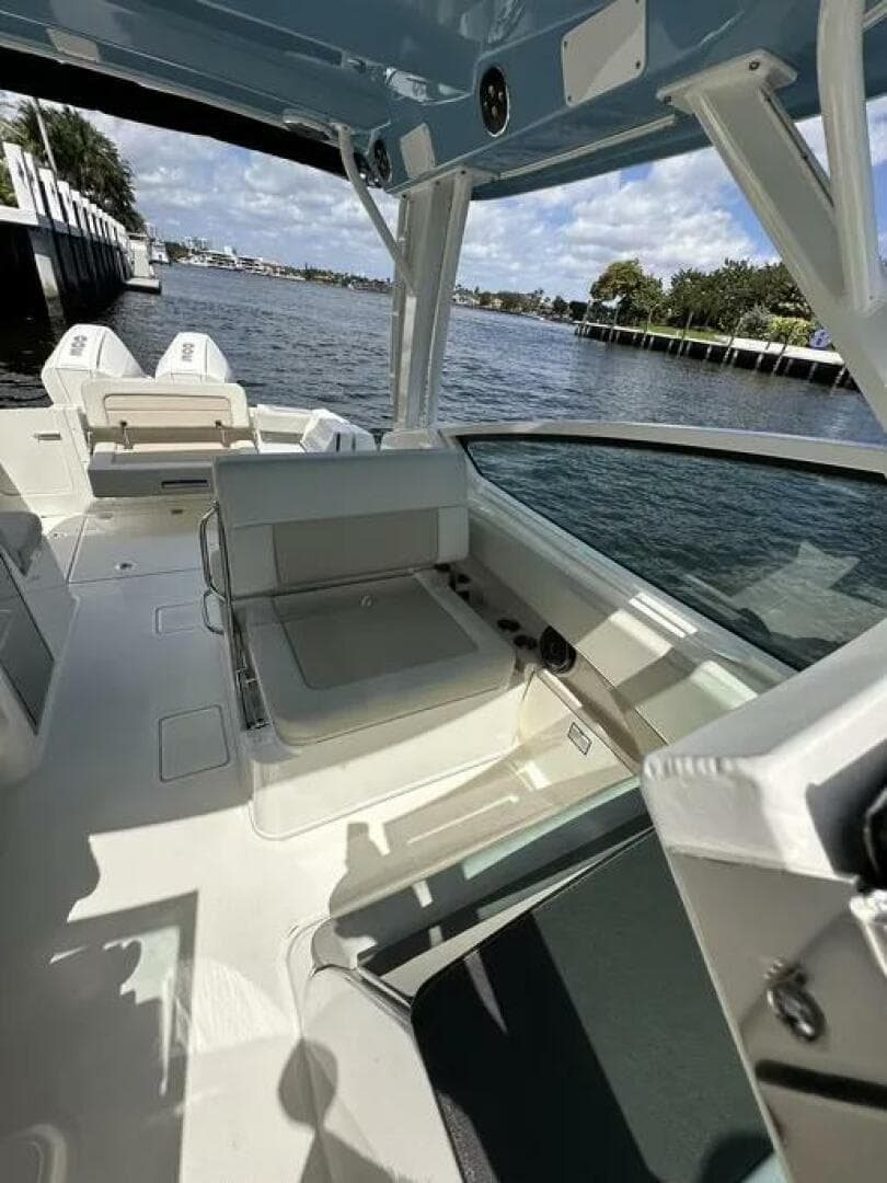 2022 Boston Whaler 280 Vantage — photo 20