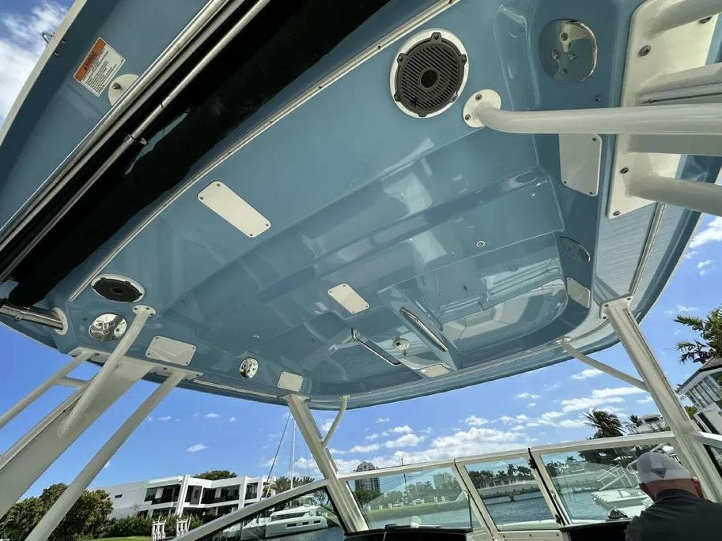 2022 Boston Whaler 280 Vantage — photo 28